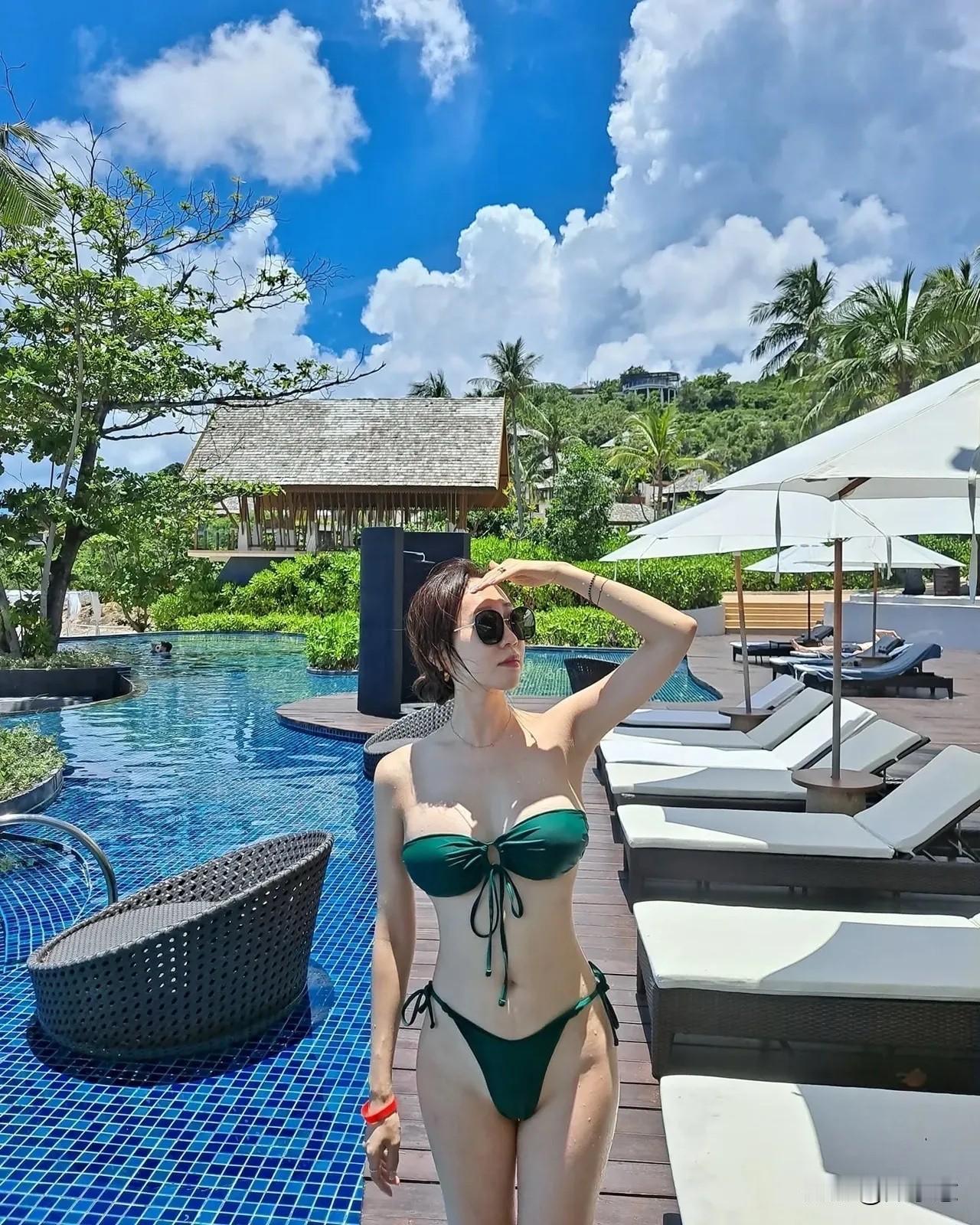 度假时光，海滨泳池，放松身心，享受美好！🌴💦