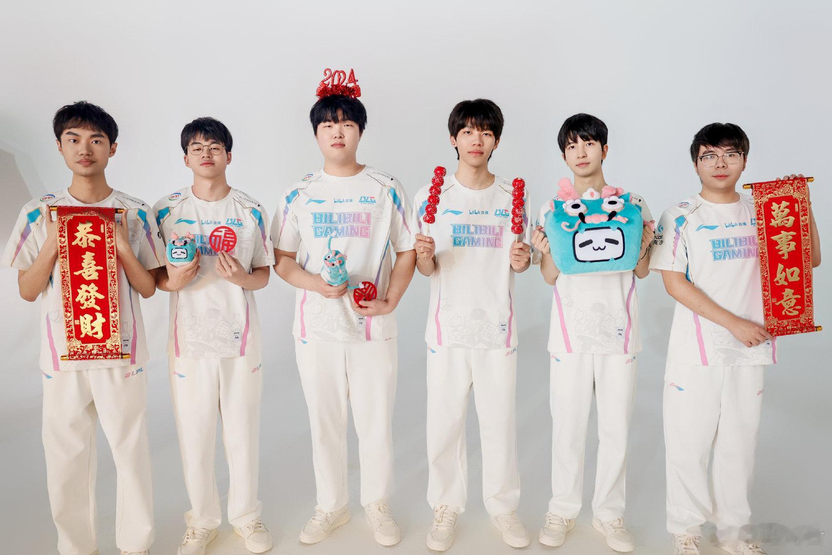 如果BLG一年收获四冠，会发生什么？是否会开启新的电竞元年？新赛季开始，在年前的