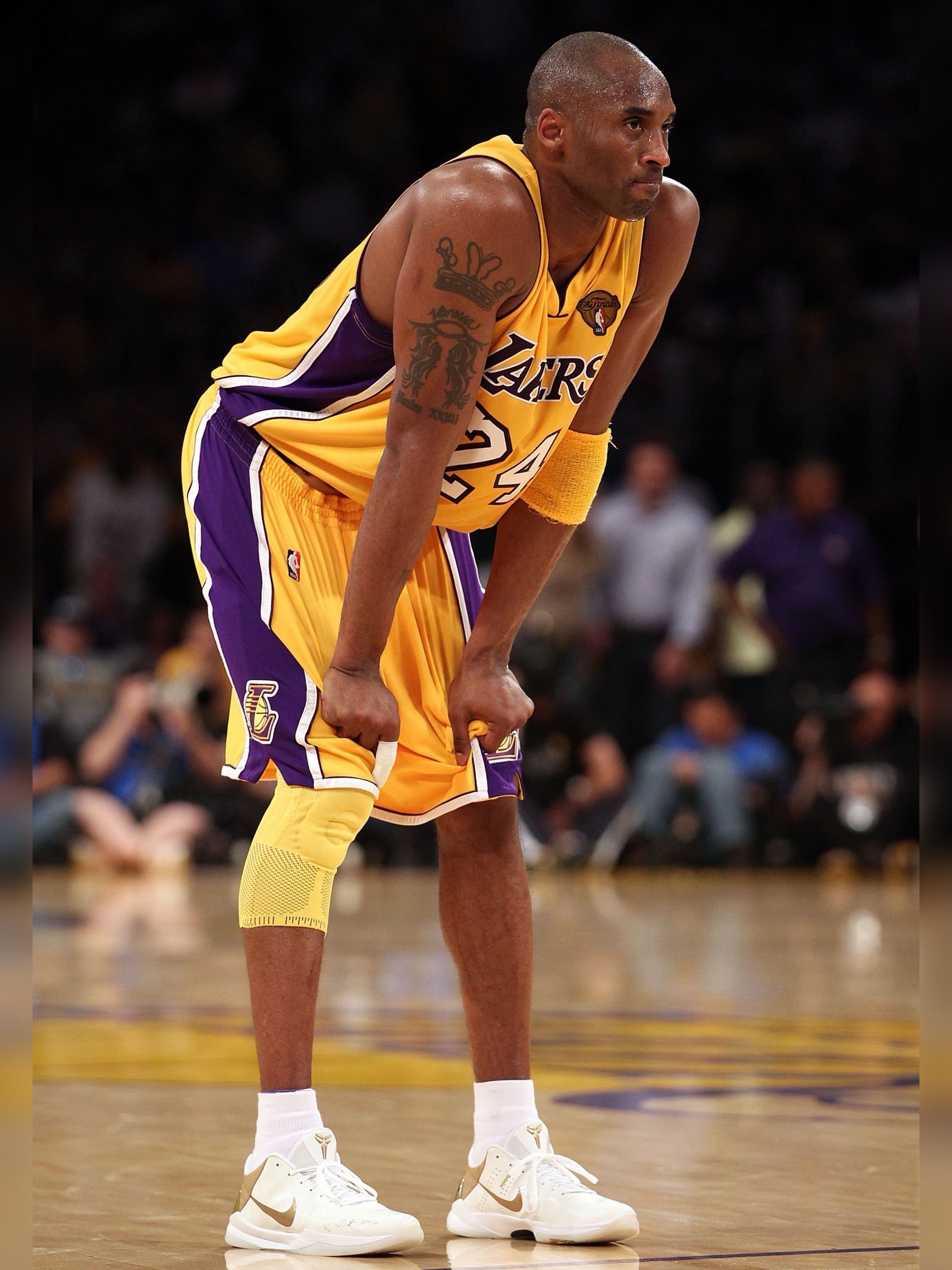 2010年的今天，湖人大比分￼4-3复仇凯尔特人￼，拿下两连冠！科比蝉联FMVP