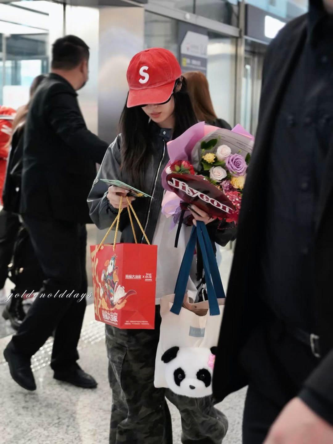 朴智妍 tara 成都粉丝见面会 接机