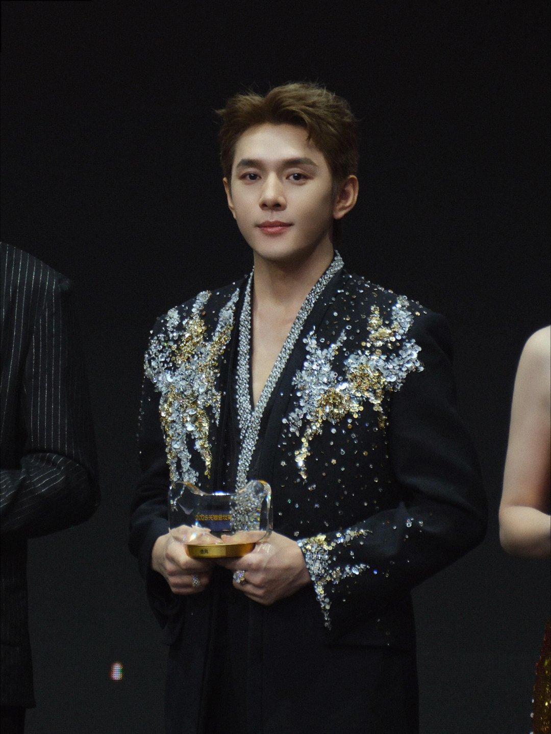 李佳琦李佳琦误闯天家 语言不通+气场压制，局促又可爱，这不就是我本人面对大佬时的