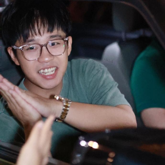被师弟给嫌弃了，张九龄的无辜躺枪，给网友带来了不少欢乐。头九出征，寸草不生。这八
