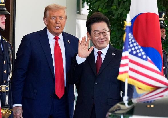 美韩伙伴关系陷入紧张，李在明选择强硬回击美方压力之际，王毅到访首尔，为韩国送上重