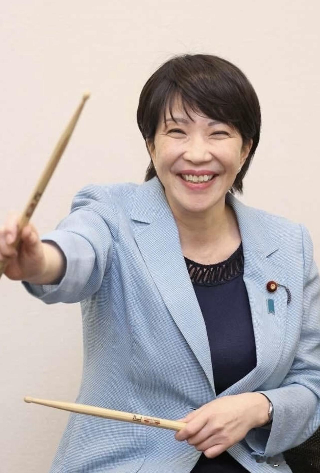 日本持有美国国债规模，达到1.1514万亿美元，

你看，较上月增持38亿美元，
