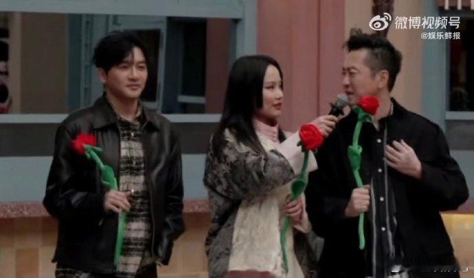 苏有朋的直播救场尽显高情商！面对突发状况，他既能快速解决问题，又能照顾到现场氛围