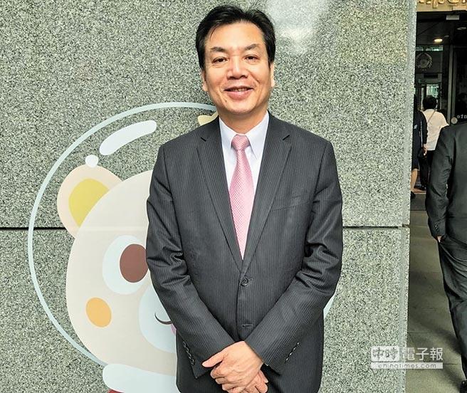 郑丽文高度肯定刘和然一箭三雕
 
新春团拜第一天，郑丽文选择去新北市，在讲话中高