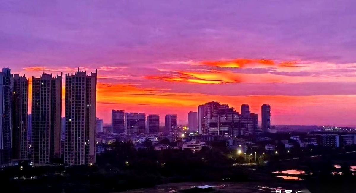 你说房价跌了，那帮70、80后“哦”一声。
你说房价又涨回去了，他还是“哦”一声