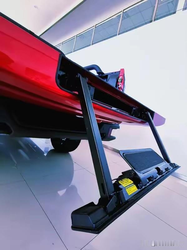 实际试驾猛士M817，华为乾崑智能技术带来的体验感远超预期，彻底刷新对硬派越野的