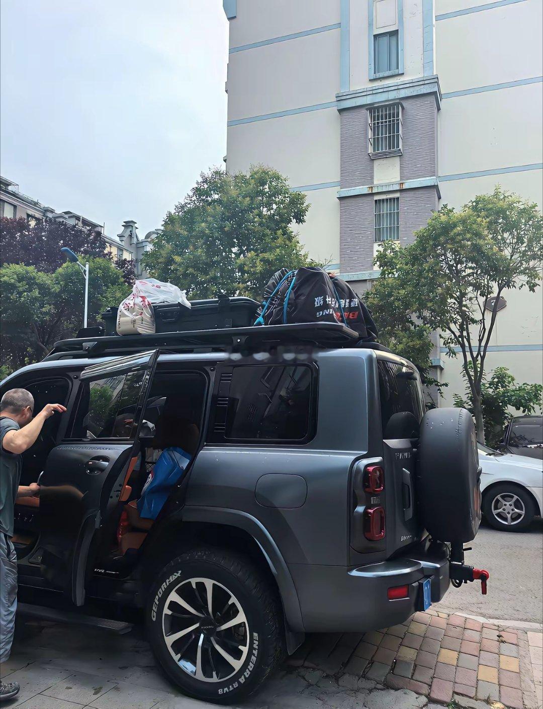 楼上的叔叔和大姨又要开始为时一个月的自驾游了满眼的羡慕啊 