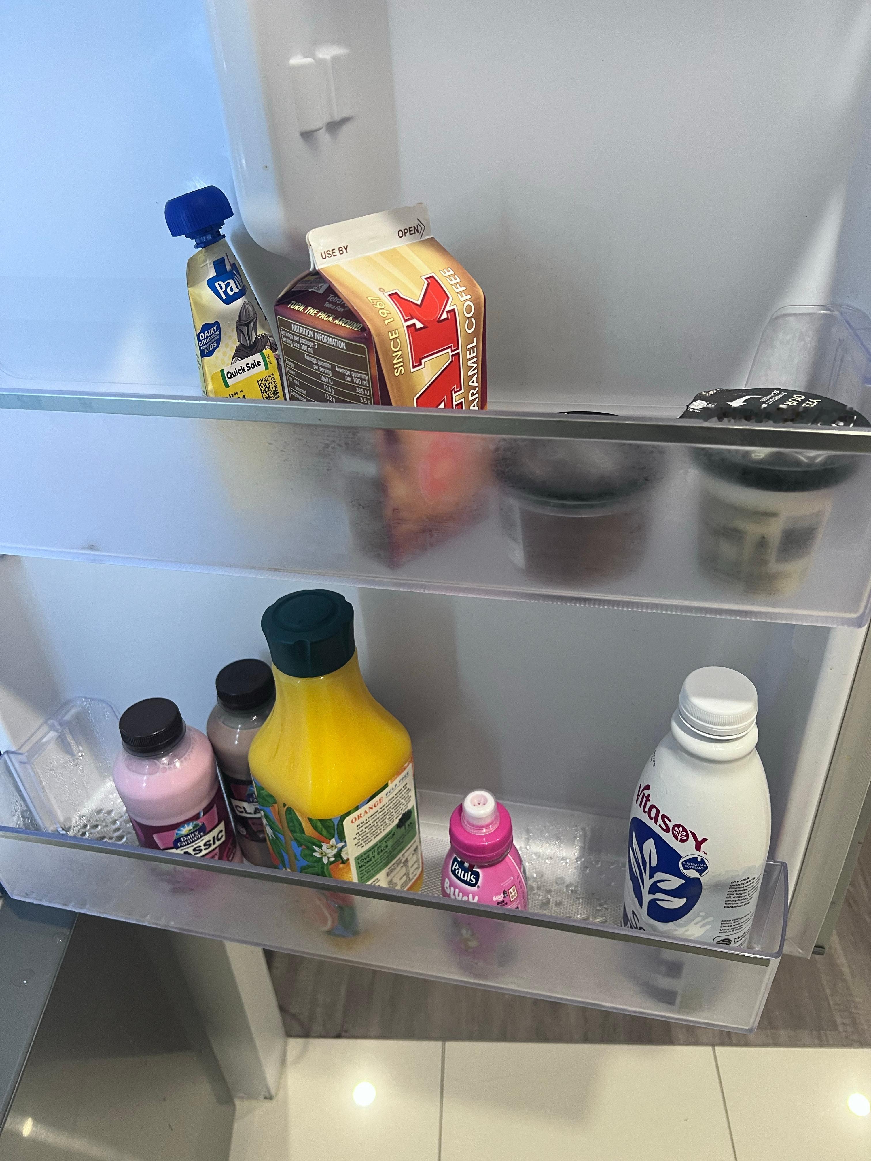 澳洲还是蛮多好喝的 比如巧克力牛奶和豆奶随便买都超级好喝 出门只喝咖啡和milk