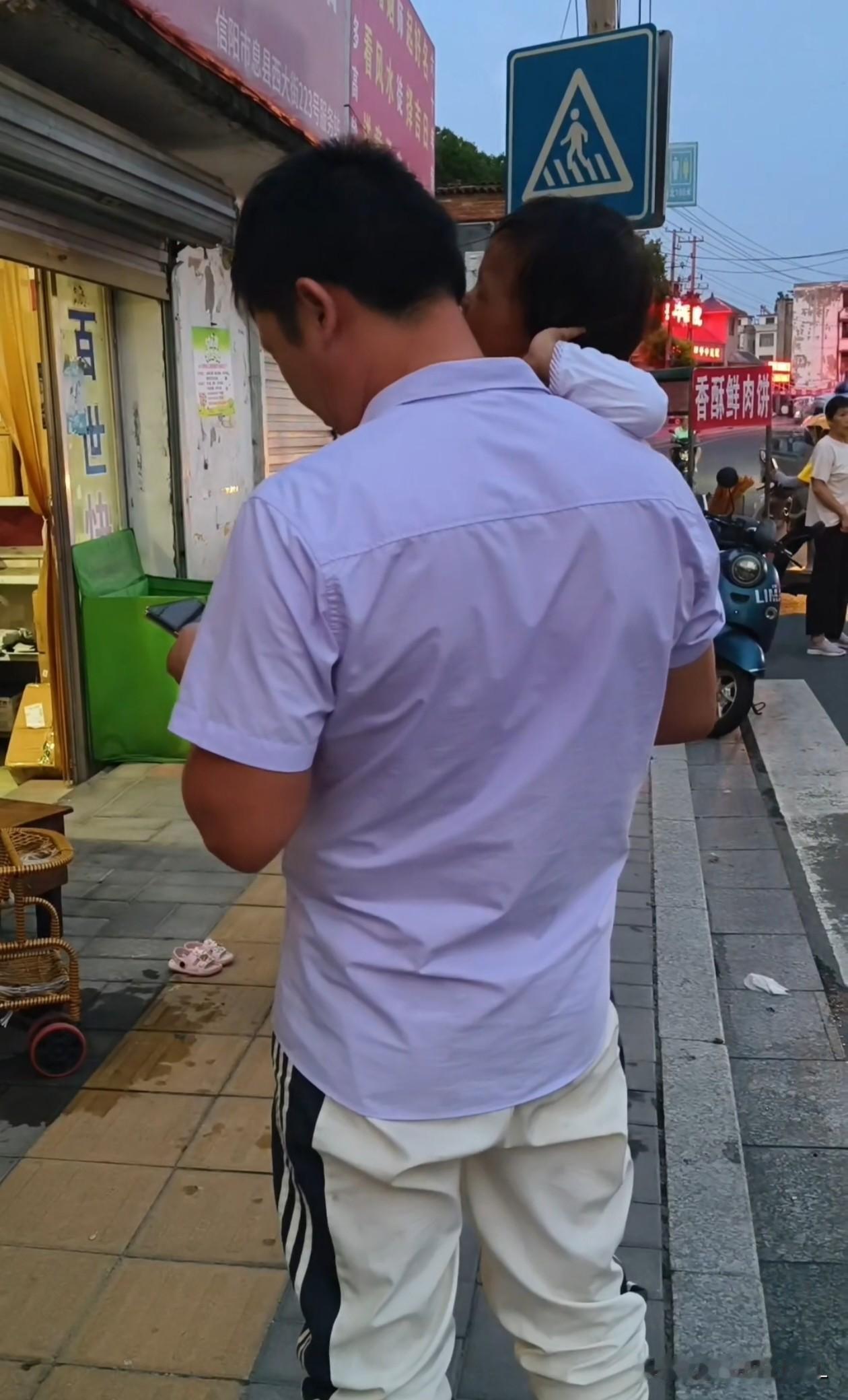 夫妻轮流一周带娃，互不插手，可行吗？我和先生轮流照看孩子，每人一周，力求公平公正