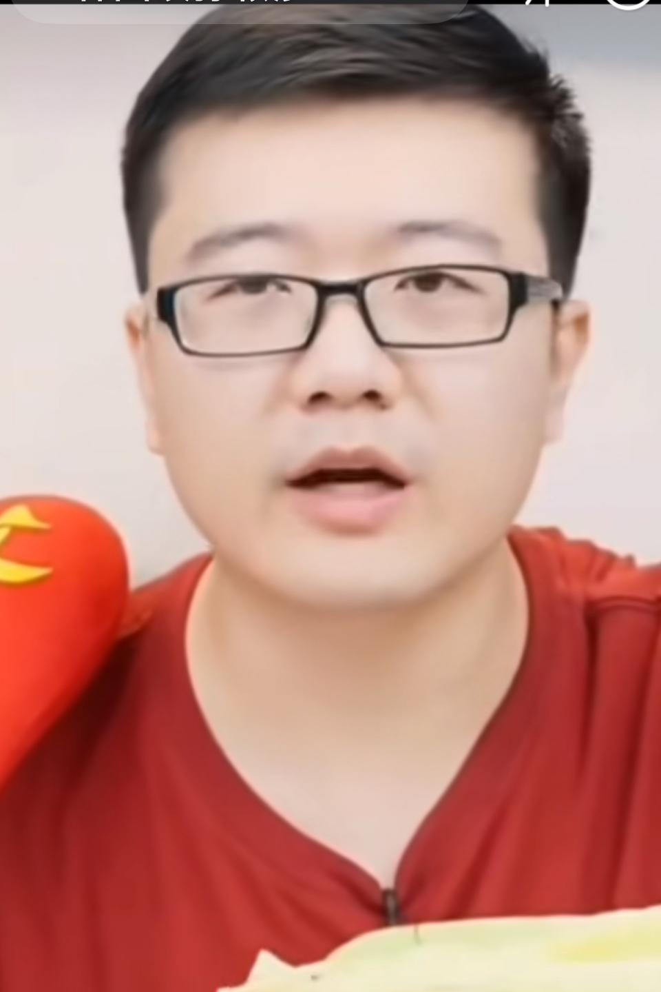 莱维评价孙颖莎时说道：
孙颖莎今年26岁了，
能够有现在这个状态，
是非常不错了