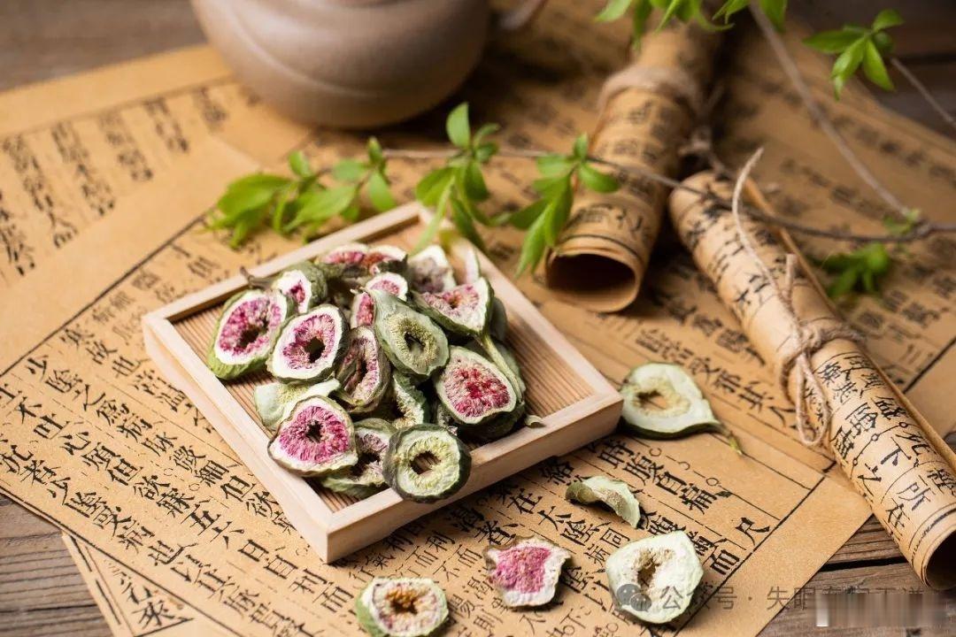 多尿是肾呼救，多吃黑豆和韭菜多梦是肝呼救，多吃芹菜和西兰花多屁是肠呼救，多吃木耳