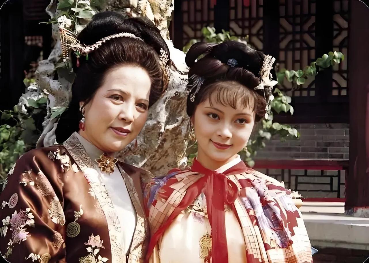 你发现了吗？
原来《红楼梦》中的邢夫人居然是《三国演义》孙尚香的母亲。

夏明辉