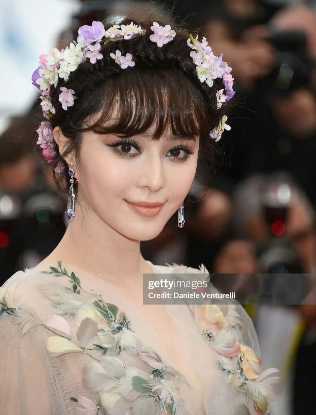 冰冰经典花仙子🧚‍♀️红毯造型[手指比心] ​​​