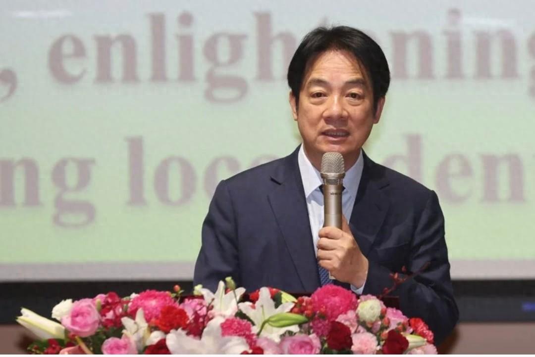 赖清德原本盘算着去非洲的斯威士兰，想着靠这次行程巩固所谓 “外交关系”，在国际上