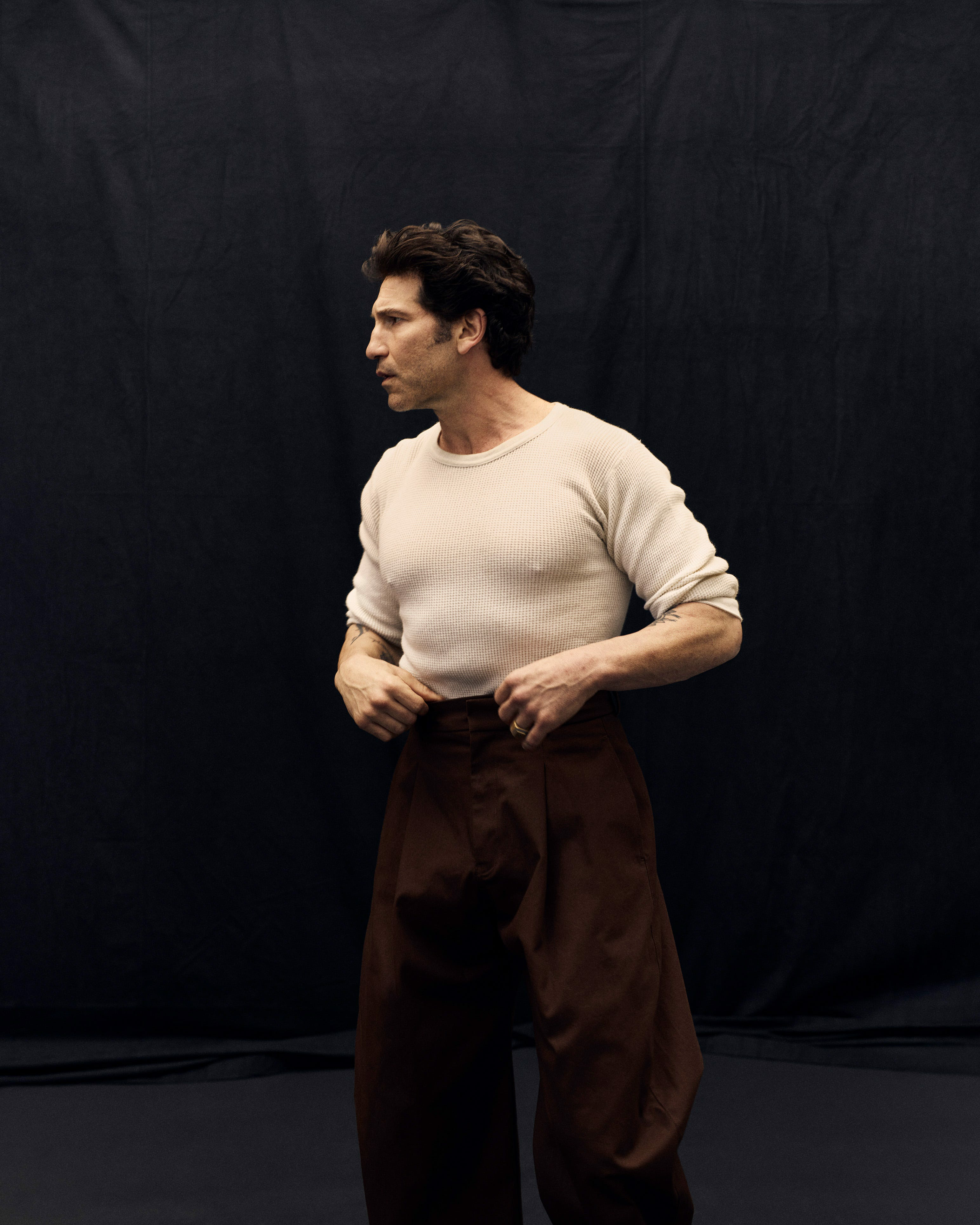 罚叔Jon Bernthal超型登上《Esquire》杂志封面及写真美图大赏！他