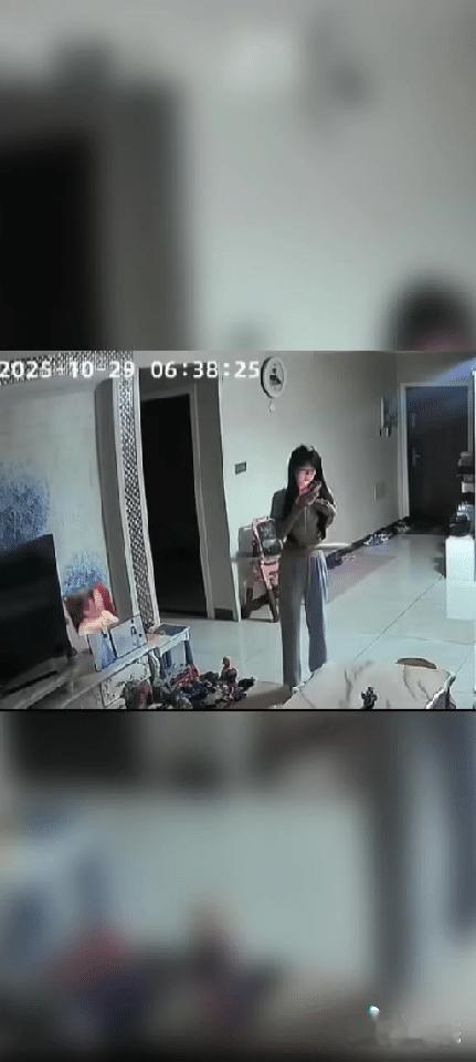 人家媳妇玩手机
在锻炼
你玩手机是真在玩手机