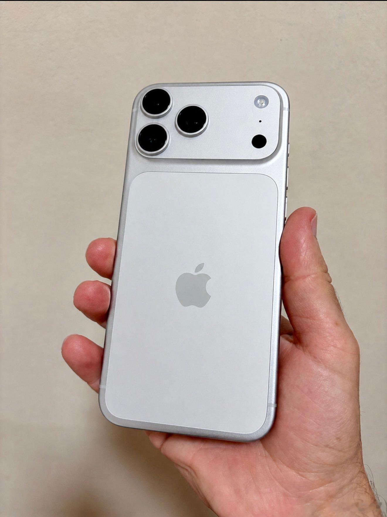 苹果将涨价国内大概率不会涨价吧，要是iPhone18不涨价，安卓厂商又要倒闭好多