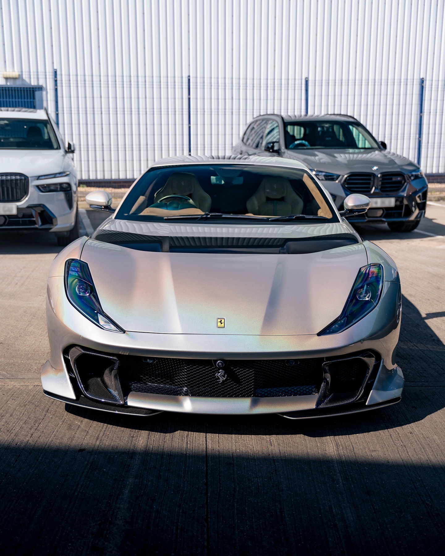 莱斯特 812 Competizione“Arcobaleno Lucido”?