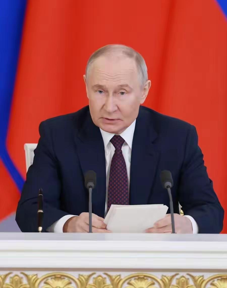 普京的讲话，听着就让人心里发毛！
 
12月9日，他态度特别坚决地说，特别军事行