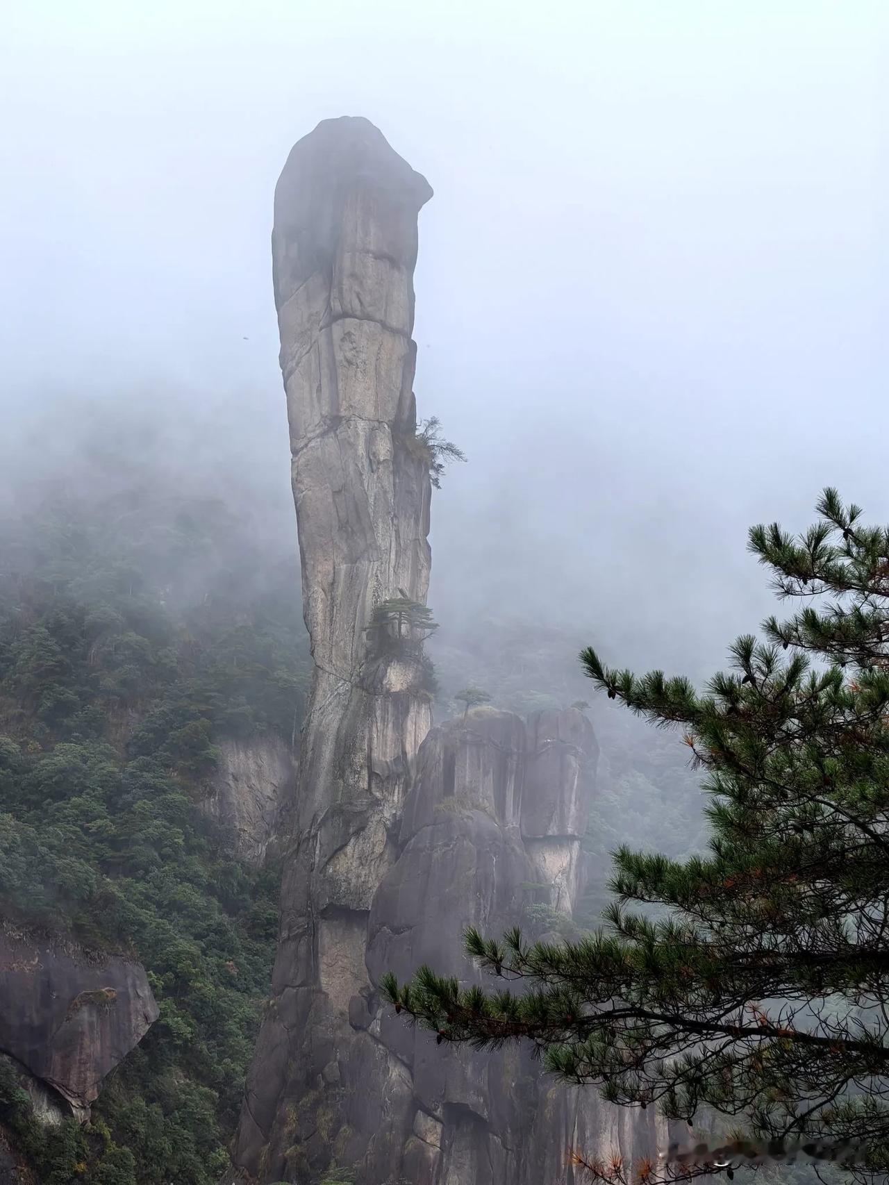 我这样做旅游攻略，又快又齐全，这里有窍门的：

第一：去一个城市之前，在头条搜索