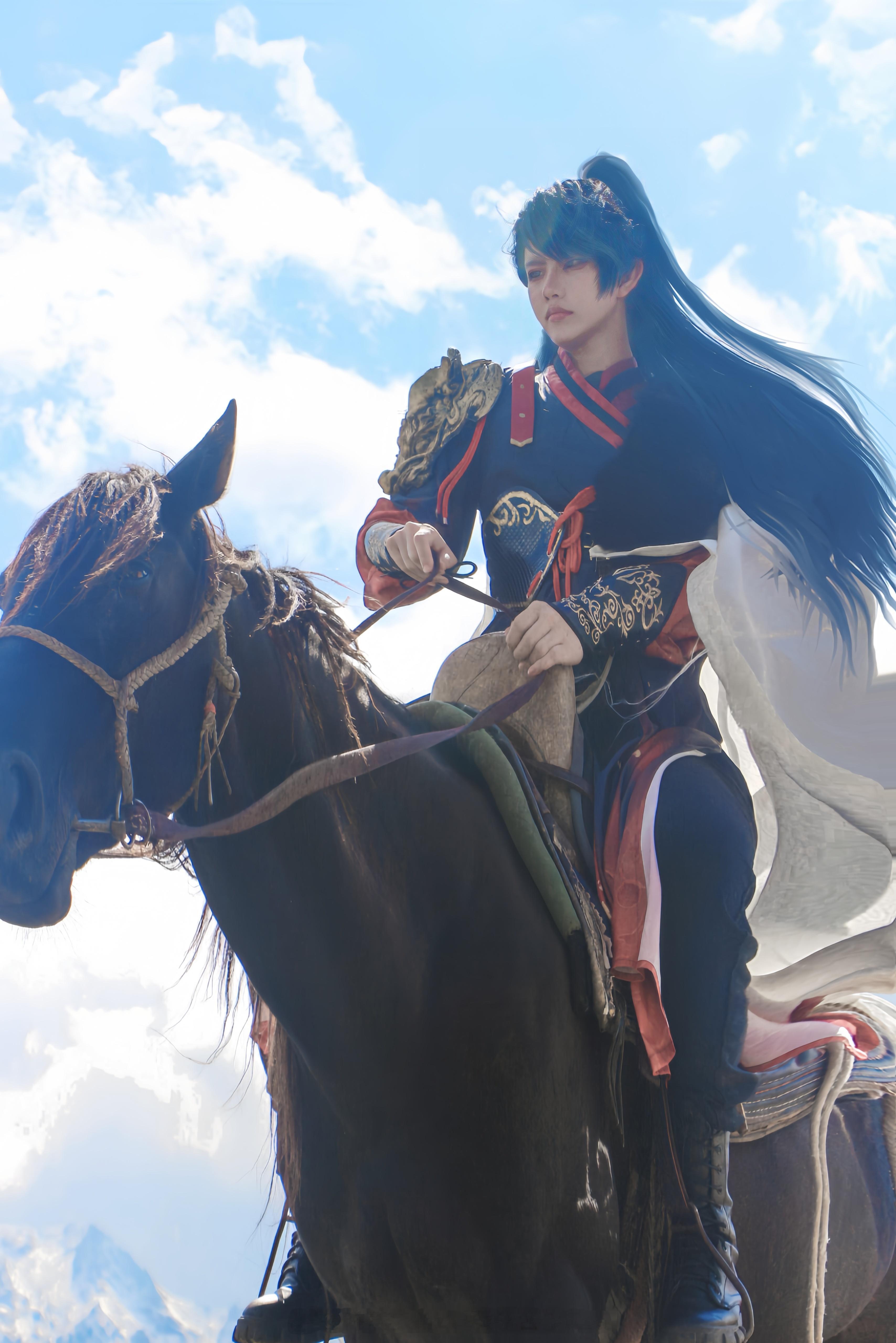 #呼尔塔[超话]#  COS｜呼尔塔 贺兰白“把我要的人给我，三年之内，我秋毫不