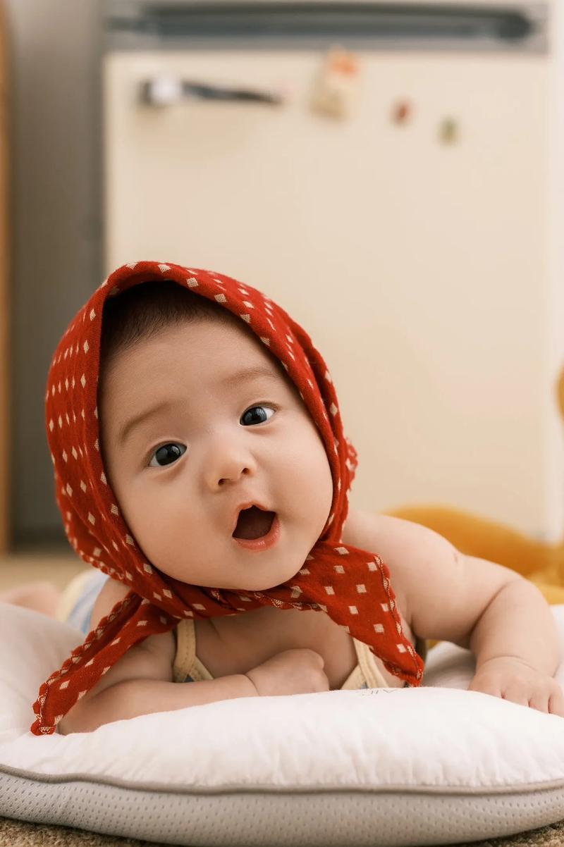 现在的人就是吃饱撑得
邻居嫂子三十八岁的姑娘一直在深圳打拼，
去年年末时挺着肚子