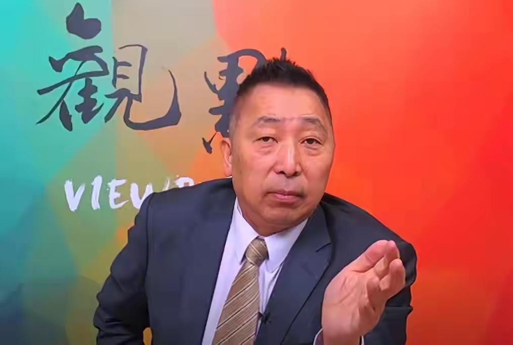 唐湘龙痛批郑丽文：两岸是自家私事，没必要看美国脸色！

岛内名嘴唐湘龙近日犀利点