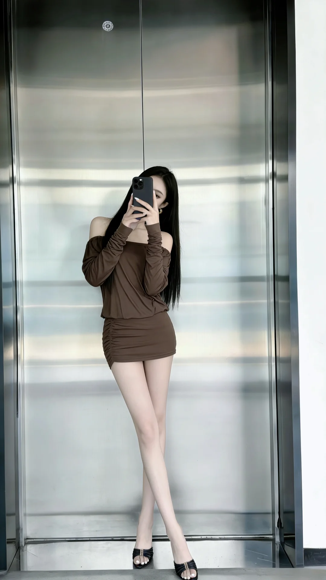 我穿棕色也太酷了吧～