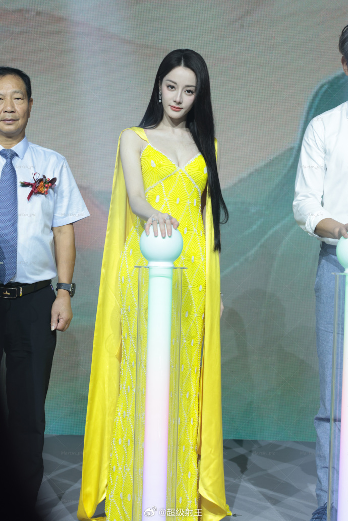 迪丽热巴 