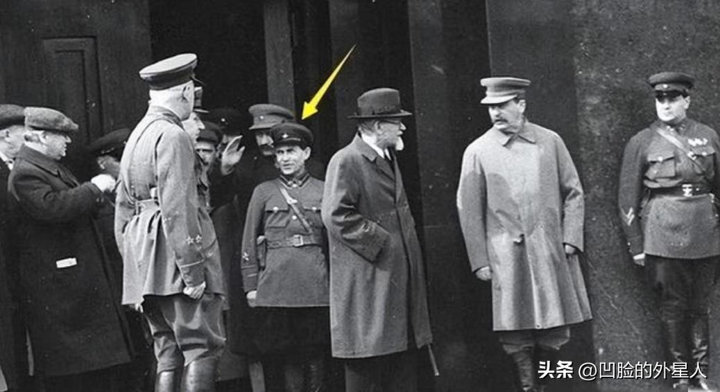 1937年，斯大林身旁那个1米5的“血腥侏儒”，在亲手处决了3000名下属后，被
