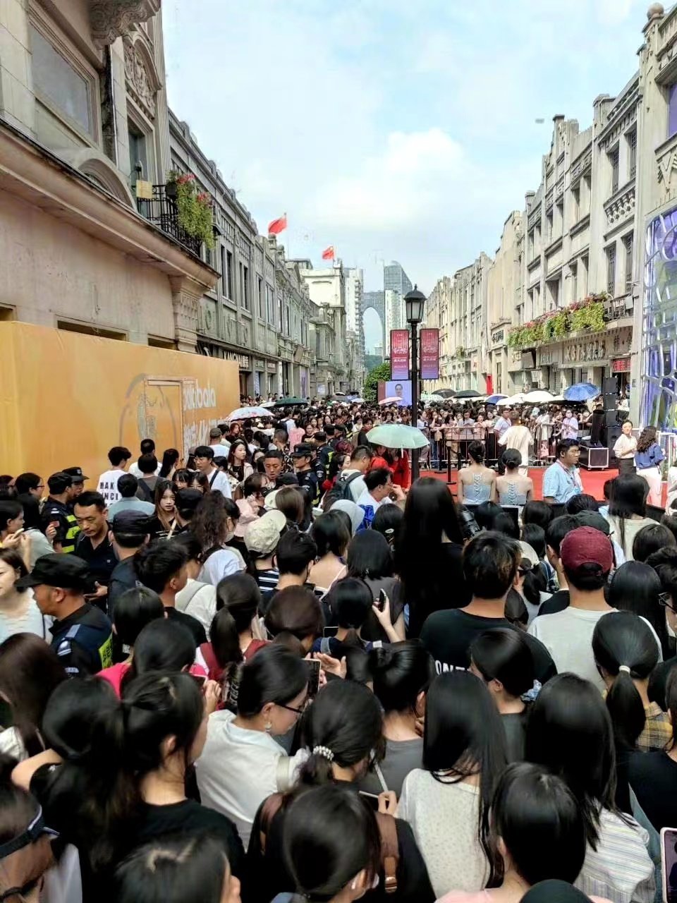 angelababy angelababy 你是我荒芜心田里的一抹月光，温柔了每