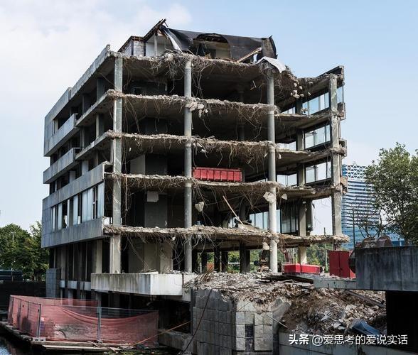触目惊心！房企巨额负债让人看傻了脸
 
1.恒大24374亿
2.碧桂园1434
