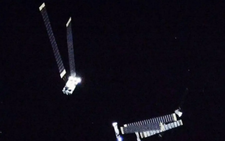 乌军被“星链”卡住了？一场限速争议背后的太空依赖困局