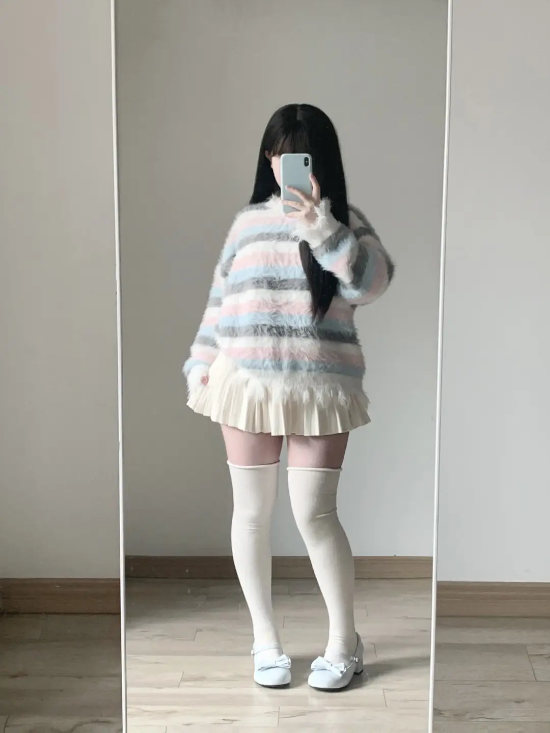 软软糯糯的条纹毛衣🍰。
