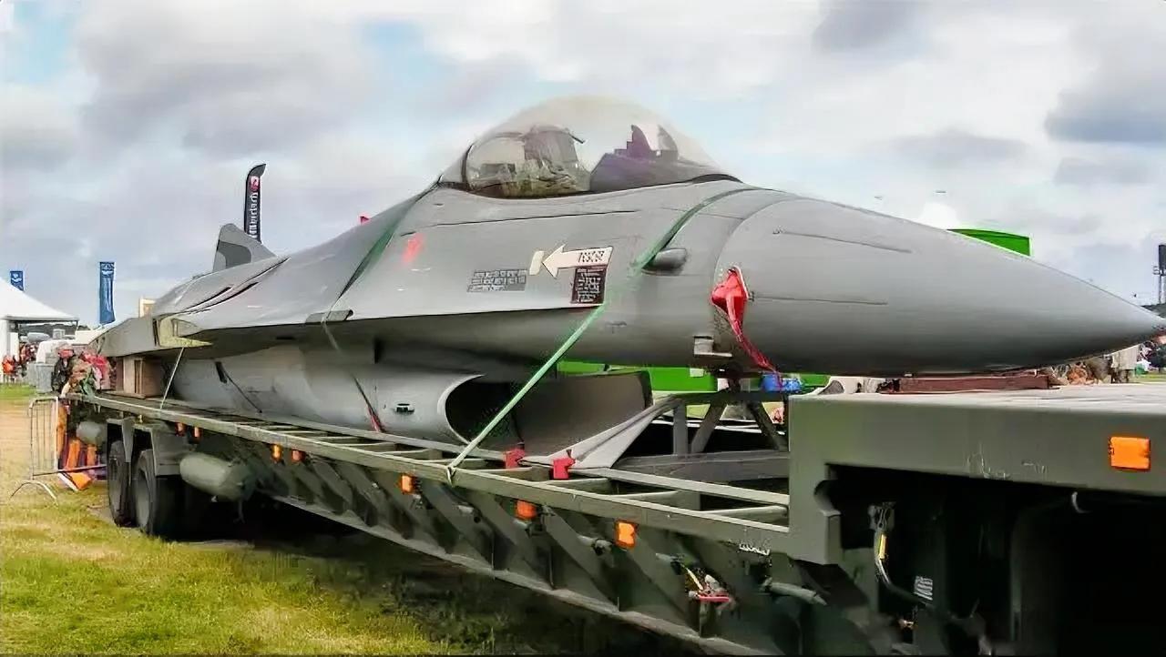 波兰代工F-16战斗机的PZL Mielec工厂计划到明年底，制造出F-16 B