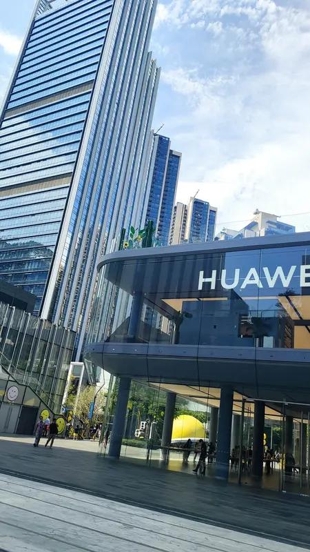 必须为华为感到自豪！董明珠都喊话向华为学习，希望华为成世界第一时格力能排第二。华