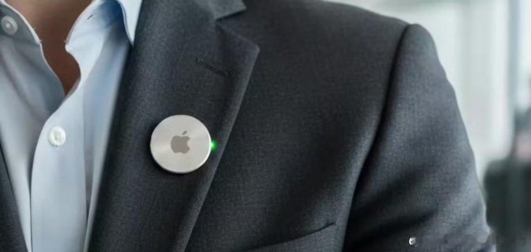 苹果首款AI穿戴设备曝光一眼假的感觉这设计严重不符合Apple的工业设计风格另外