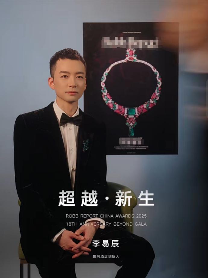 无论未来的方向如何变化，他都怀着一颗探索的心灵，愿意与任何未知的旅程相遇，并付诸