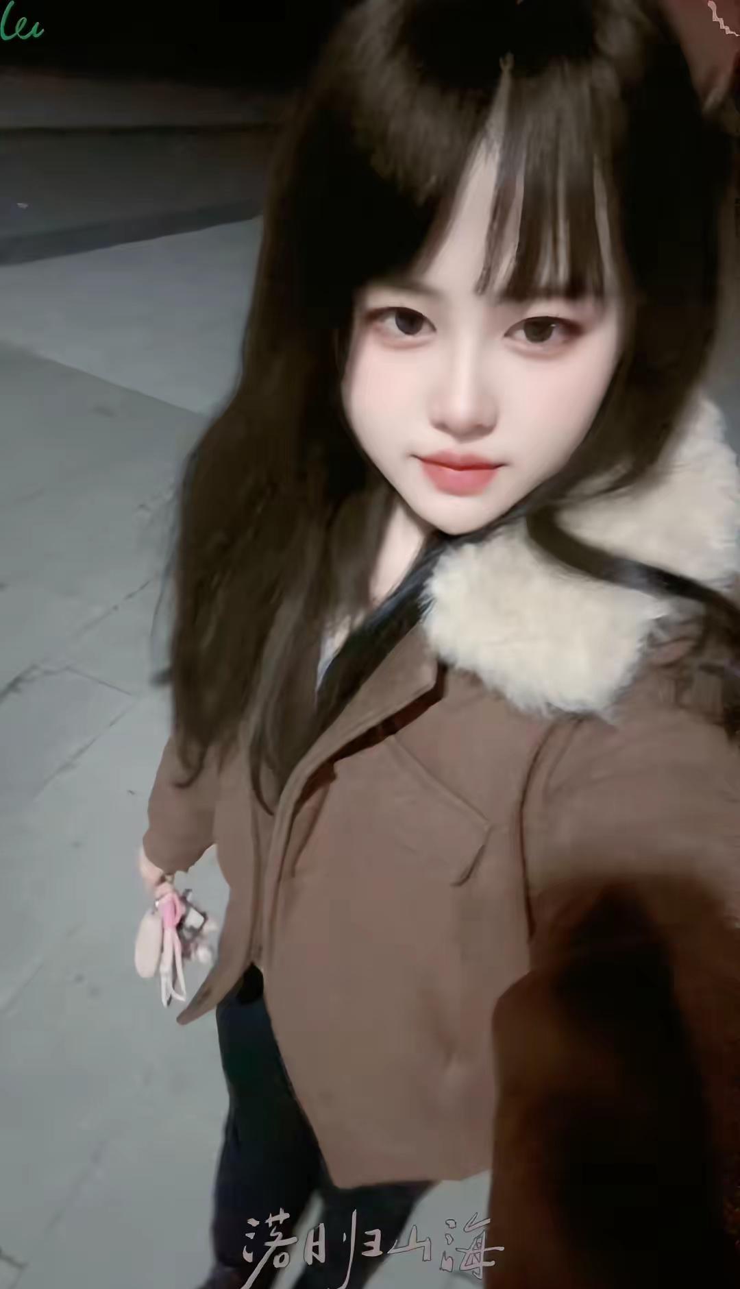 过完年了 看电影都没人一起了 没有永远的热闹 孤独才是常态 一个人去看了场电影 