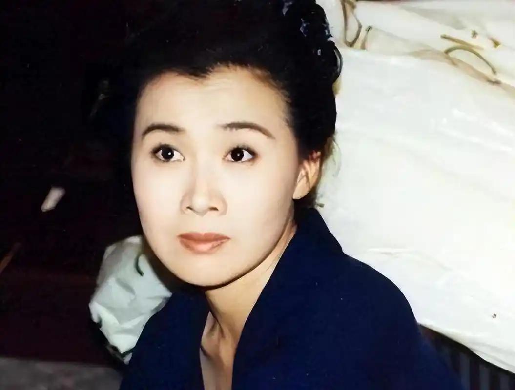 她是陈道明一生的痛，刚拿影后就遇“噩耗”，儿子是李媛媛的遗憾。




主要信源