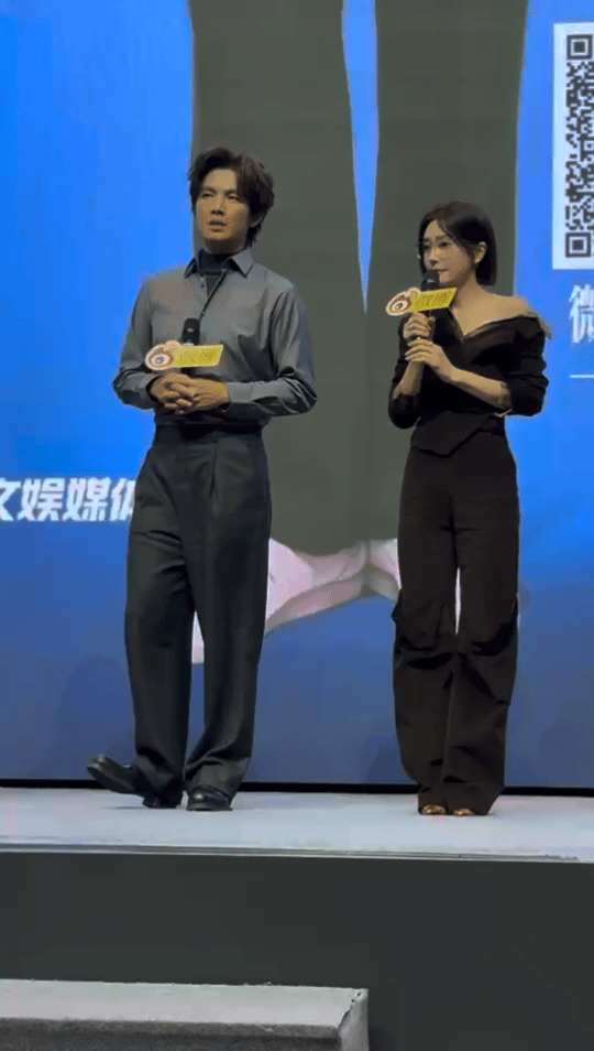 秦岚说钟汉良是自己的玩具 秦岚的e人风采太耀眼啦！在采访中把钟汉良说成自己的玩具