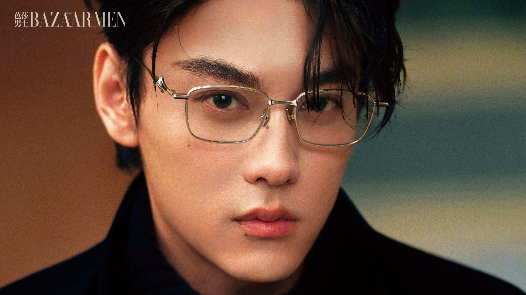 芭莎男士：循序渐进又渐行渐远的镜头捕捉，给大家看一个无死角的眼镜鲨田栩宁