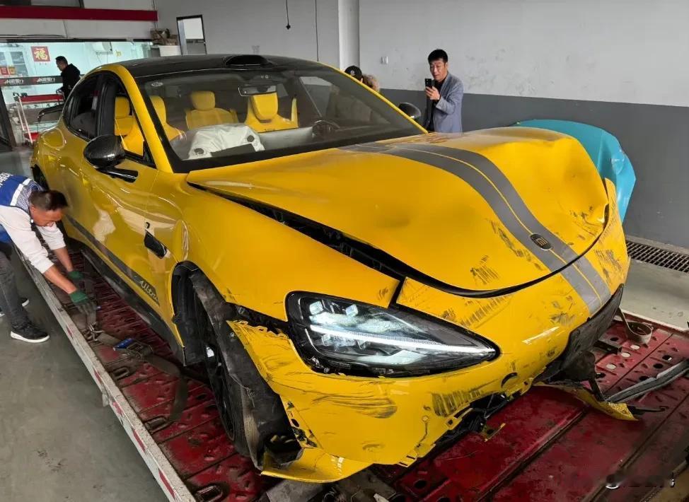 #雷军回应3天卖出1万辆SU7 Ultra# 最近这两年车圈不对劲，很多车祸发生