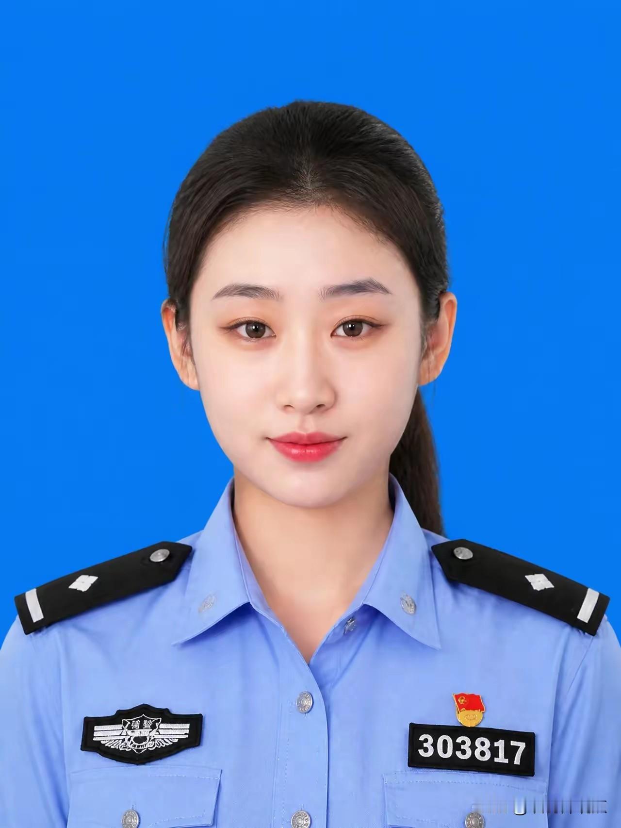 💪 96年美女副所长刷屏！把百姓小事当大事，青春藏最暖警心

赵佳榕，1996