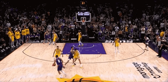 没有疑问，詹姆斯如今就是湖人的累赘！16投15分暂且不说，太阳绝杀这球，东契奇防