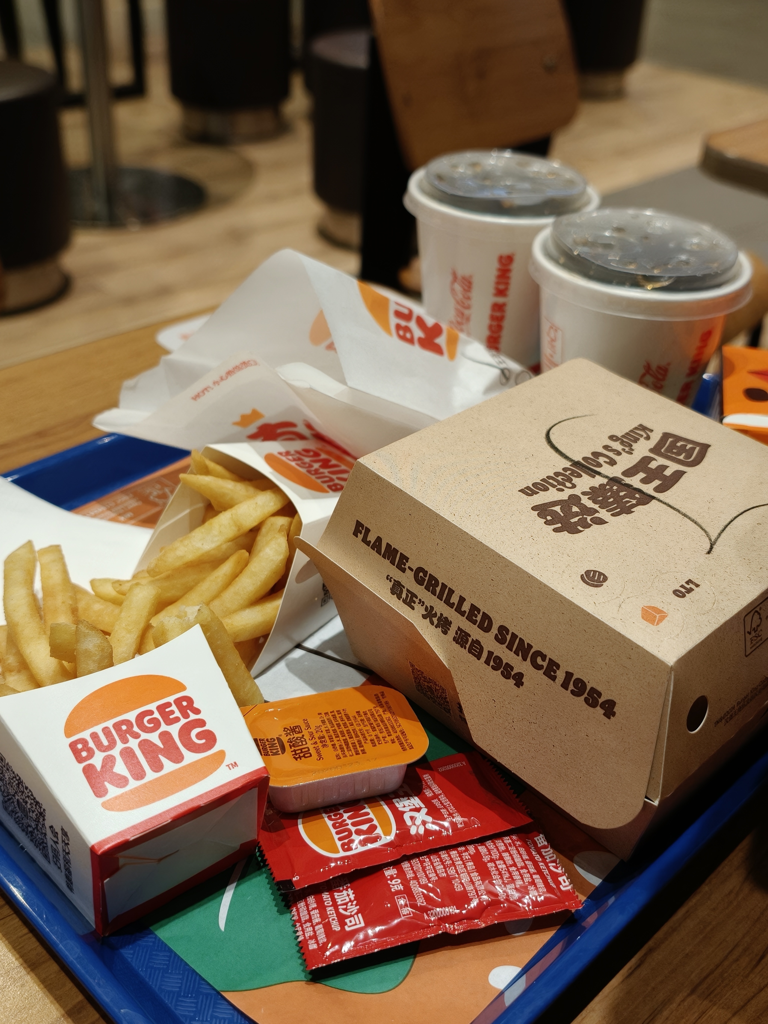 汉堡王的薯条就是比麦门和开封菜的好吃（尤其是刚出锅的）小朋友今天打了半天球，奖励