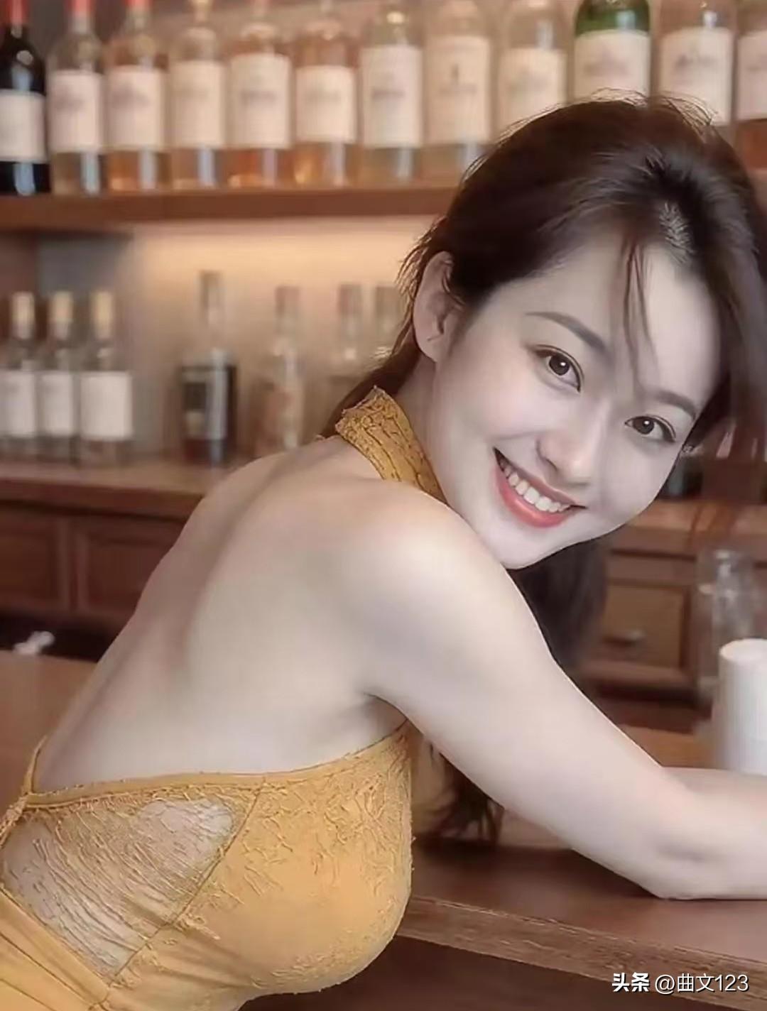 真美，笑靥如花，明艳动人！