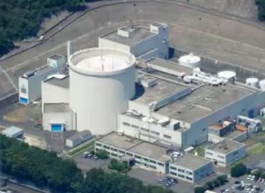 我一直好奇，咱们为什么不联合俄罗斯、美国、朝鲜等国家对日本施压，要求对方彻底实现